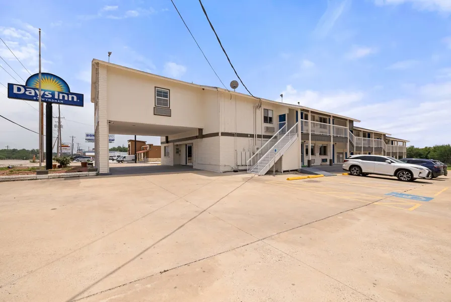 Days Inn by Wyndham Kenedy/Karnes City hotel detail image 6