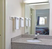 Super 8 by Wyndham Suwanee hotel detail image 5
