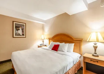 Red Lion Hotel Rosslyn Iwo Jima hotel thumbnail 2