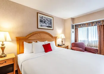 Red Lion Hotel Rosslyn Iwo Jima hotel thumbnail 3