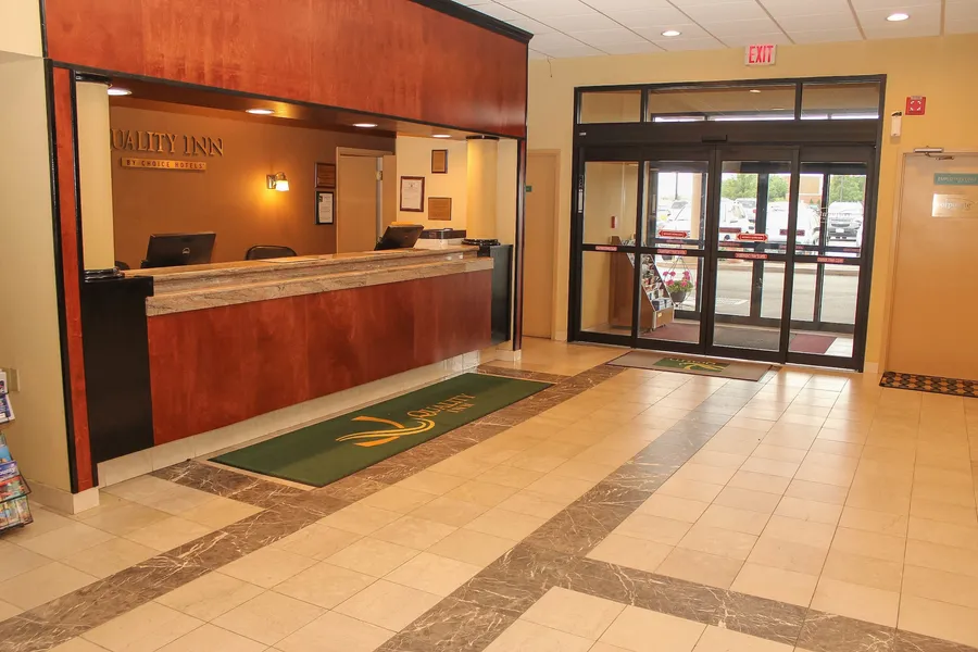 Quality Inn Buffalo Airport hotel detail image 2