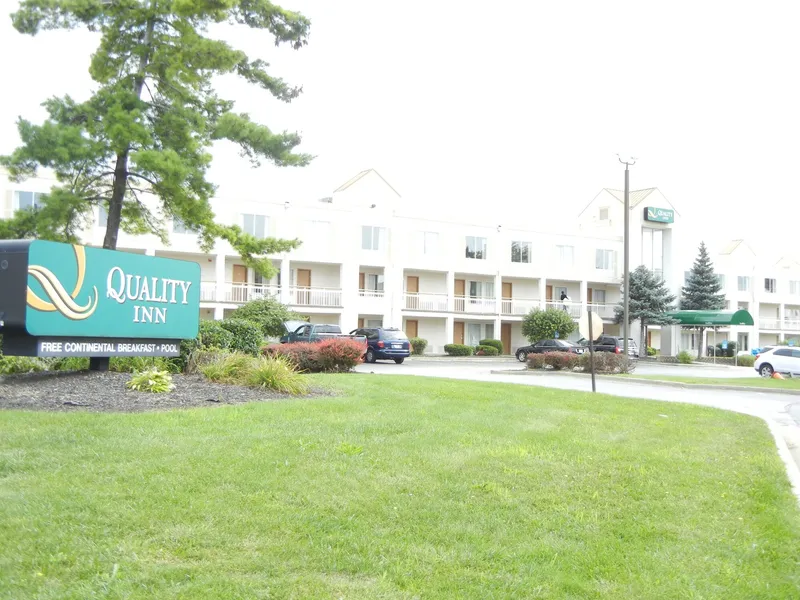 Quality Inn Holland - Toledo hotel detail image 2