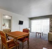 Quality Inn & Suites Tulare hotel detail image 4