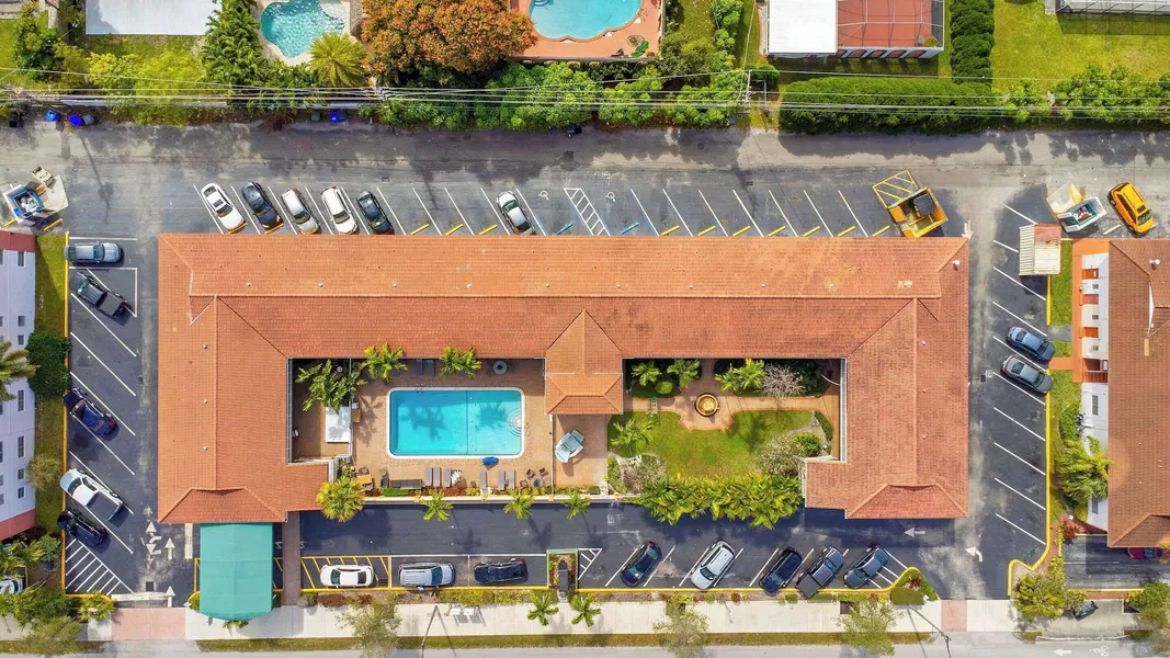 Quality Inn & Suites Airport/Cruise Port Hollywood hotel detail image 2