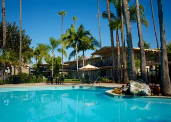 Ramada Conference Centr by Wyndham San Diego North hotel thumbnail 3