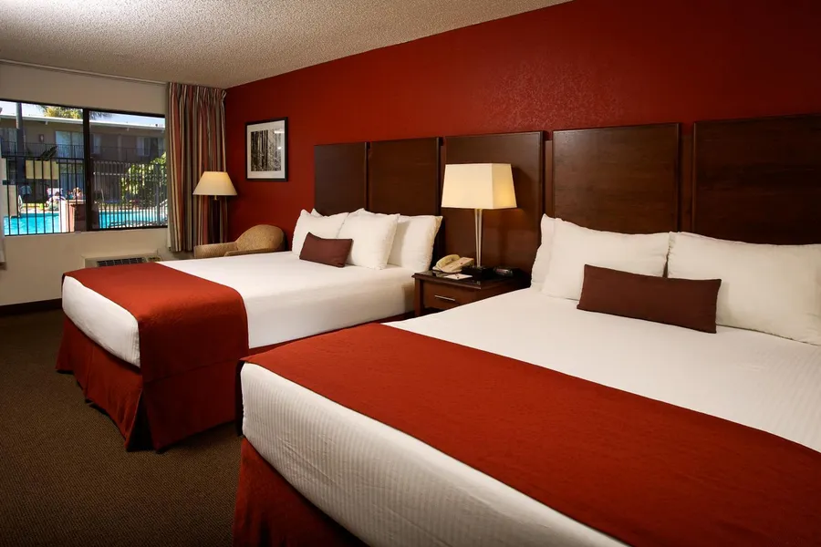 Ramada Conference Centr by Wyndham San Diego North hotel detail image 6