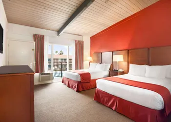 Ramada Conference Centr by Wyndham San Diego North hotel thumbnail 8