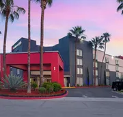 Best Western Plus Commerce Hotel hotel detail image 3
