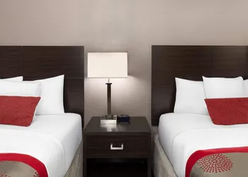 Ramada by Wyndham El Paso hotel thumbnail 7