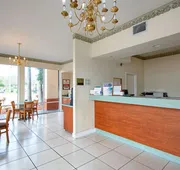 Econo Lodge Inn & Suites Clearwater Central hotel detail image 4
