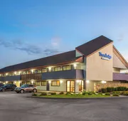 Travelodge by Wyndham Peoria hotel detail image 5