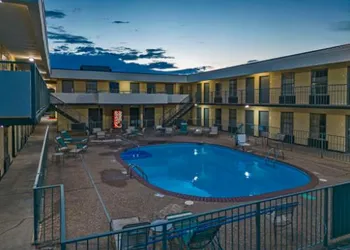 Quality Inn hotel thumbnail 6