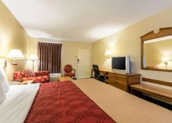 Quality Inn hotel thumbnail 4