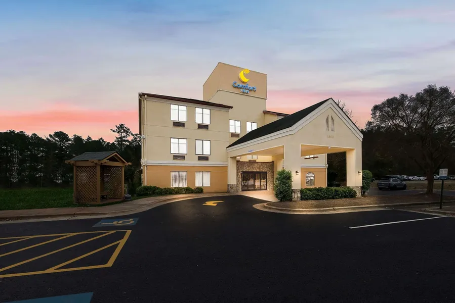 Comfort Inn Fayetteville I-95 hotel detail image 2