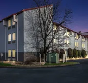 Red Roof Inn PLUS+ Boston - Logan hotel detail image 3