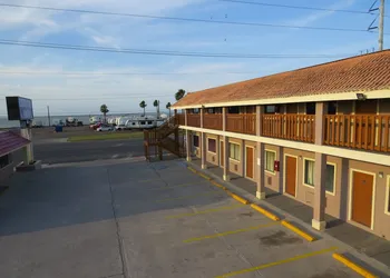 Executive Inn and Suites hotel thumbnail 3