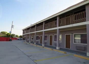 Executive Inn and Suites hotel thumbnail 6