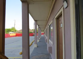 Executive Inn and Suites hotel thumbnail 8