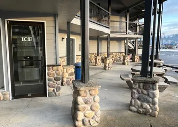 Seasons Motel hotel thumbnail 5