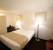 Travelodge by Wyndham Burbank-Glendale hotel detail image 4