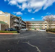 HomeTowne Studios by Red Roof Atlanta - Chamblee hotel detail image 3
