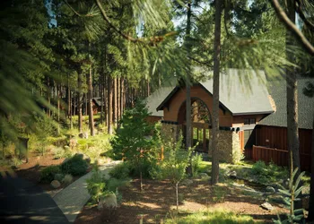 FivePine Lodge & Spa hotel thumbnail 2