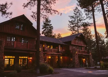 FivePine Lodge & Spa hotel thumbnail 7