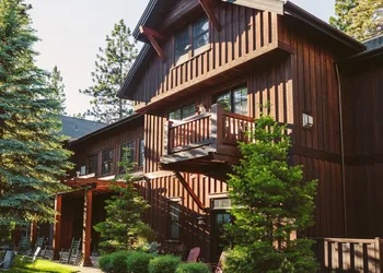 FivePine Lodge & Spa hotel thumbnail 8
