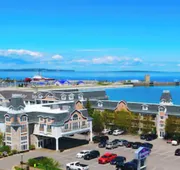 Hamilton Inn Select Beachfront Mackinaw City hotel detail image 4