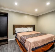 Regency Inn & Suites hotel detail image 7