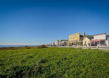 Mendocino Hotel & Garden hotel thumbnail 2