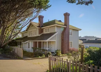 Mendocino Hotel & Garden hotel thumbnail 5