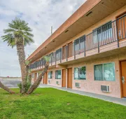 Economy Inn Buttonwillow Bakersfield I-5 hotel detail image 3