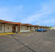 Great Lakes Inn and Suites hotel detail image 3