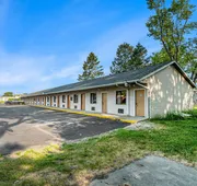Great Lakes Inn and Suites hotel detail image 4