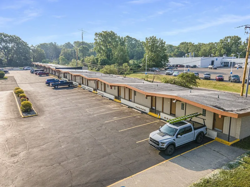 Great Lakes Inn and Suites hotel detail image 6