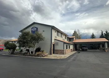Alpine Inn & Suites hotel thumbnail 3