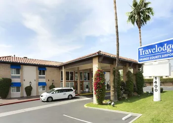 Travelodge by Wyndham Orange County Airport/ Costa Mesa hotel thumbnail 2