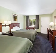 Travelodge by Wyndham Orange County Airport/ Costa Mesa hotel detail image 4