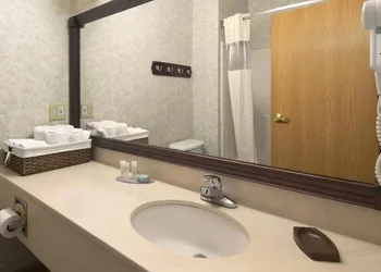 Travelodge & Suites by Wyndham Fargo/Moorhead hotel thumbnail 4