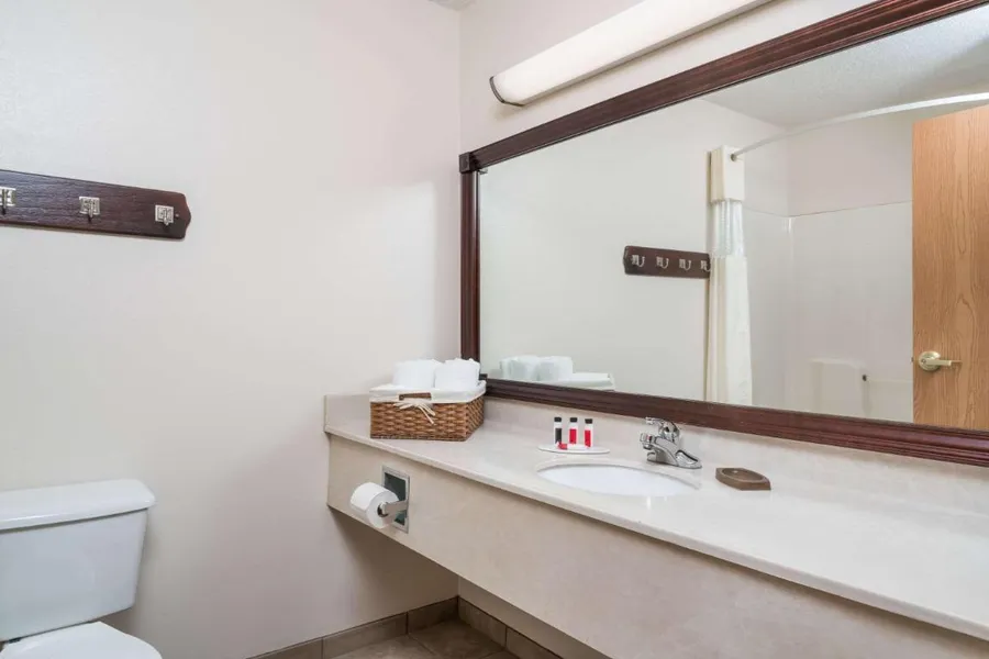 Travelodge & Suites by Wyndham Fargo/Moorhead hotel detail image 6