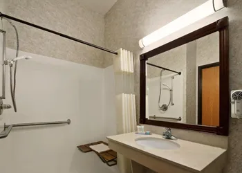 Travelodge & Suites by Wyndham Fargo/Moorhead hotel thumbnail 7