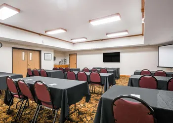 Travelodge & Suites by Wyndham Fargo/Moorhead hotel thumbnail 8