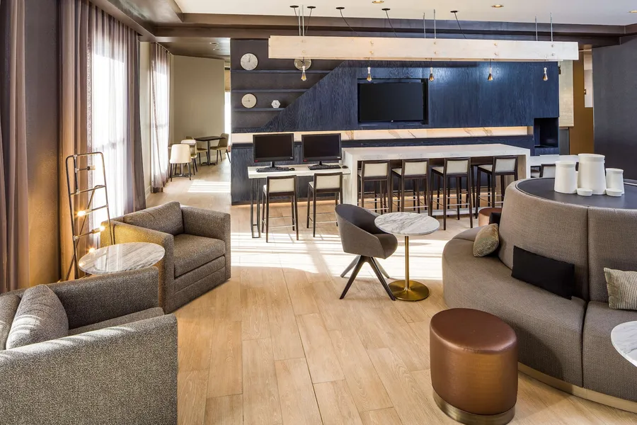 Doubletree By Hilton Boston Logan Airport Chelsea hotel detail image 6