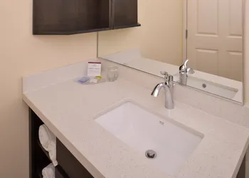 Candlewood Suites Bloomington-Normal By IHG hotel thumbnail 7