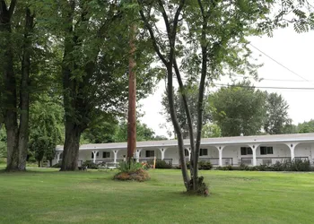 Ray Lyn Motel hotel thumbnail 3