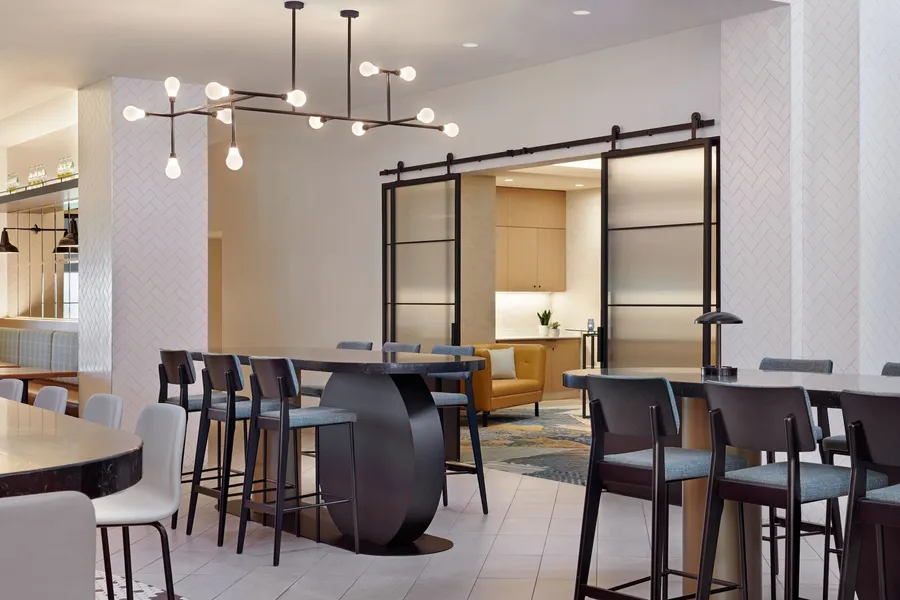 Delta Hotels by Marriott Calgary Airport In-Terminal hotel detail image 6
