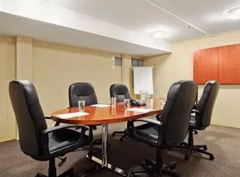 Ramada Limited Downtown Vancouver hotel thumbnail 4