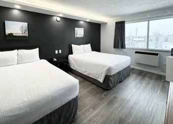 Travelodge by Wyndham Winnipeg Airport hotel thumbnail 5