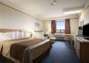 Travelodge by Wyndham Chatham hotel thumbnail 7